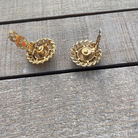 Gold Chain Button Clip on Earrings - Picture 8 of 9